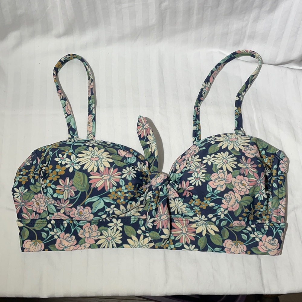 Bandeau bikini top. Small.